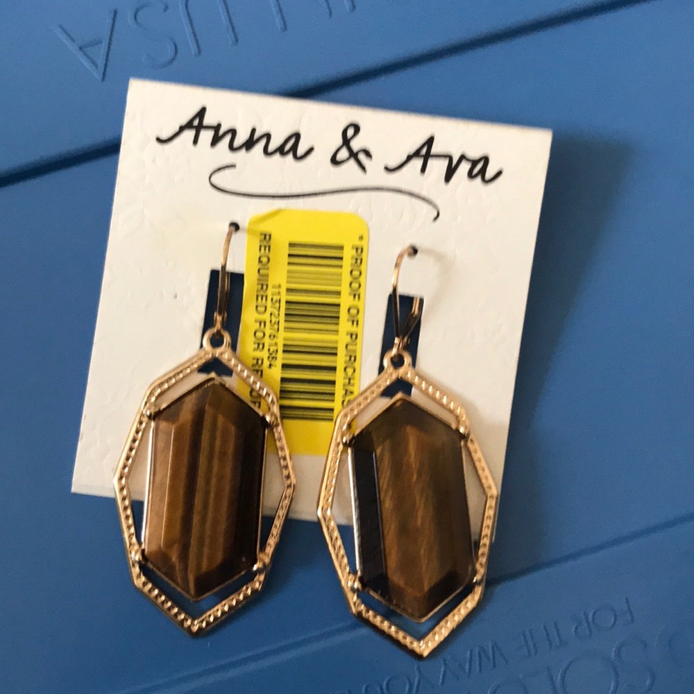 Brand new Anna & Ava Earring